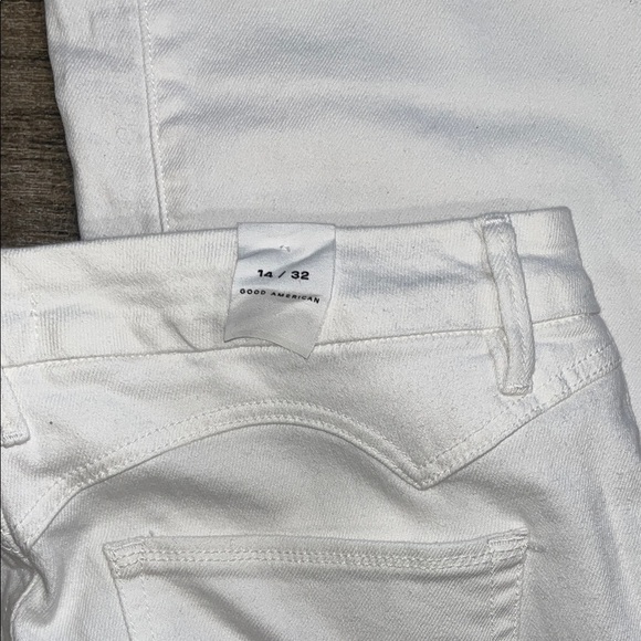 NWT Good American flare leg White Jeans - Picture 4 of 5